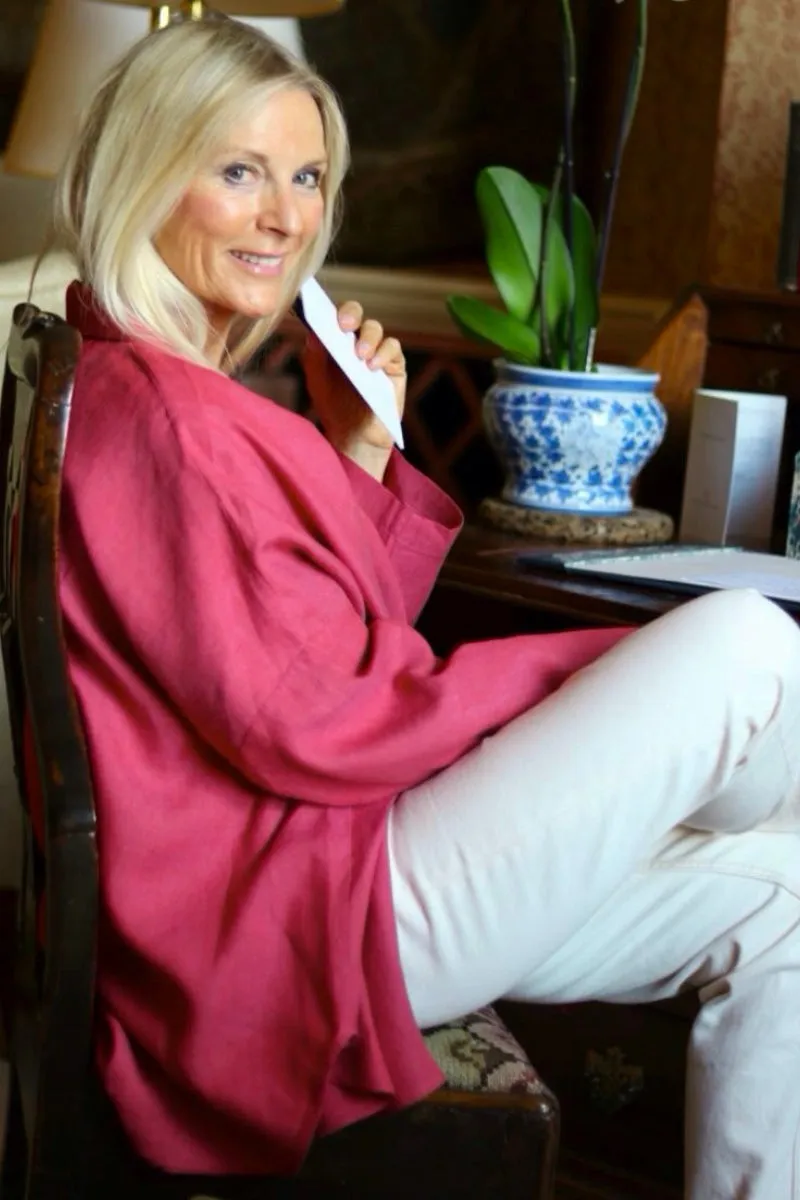 THE TARA OVERSIZED SHIRT IN RASPBERRY BELLINI IRISH LINEN