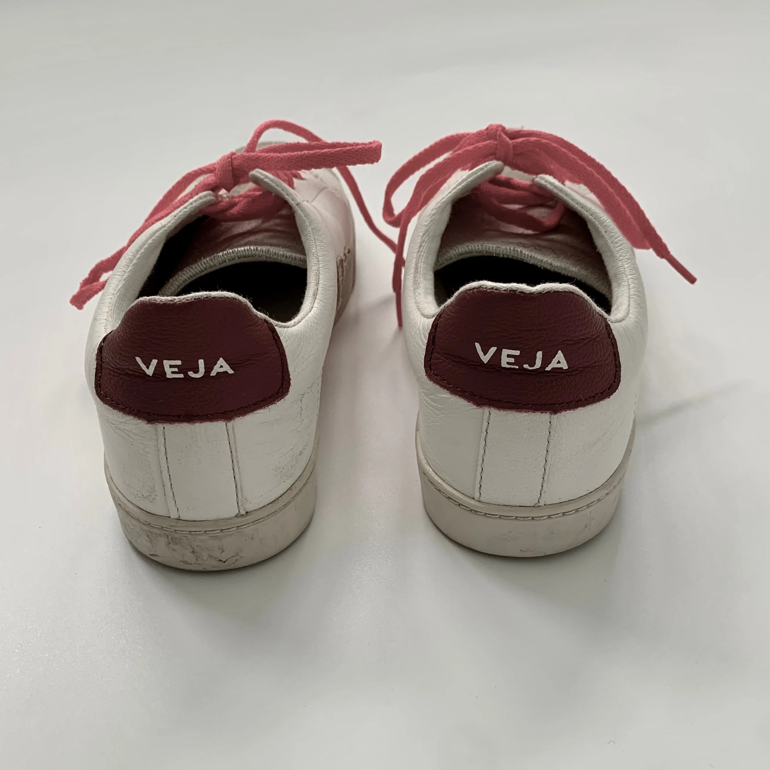 Veja Sneakers: Size EU 39